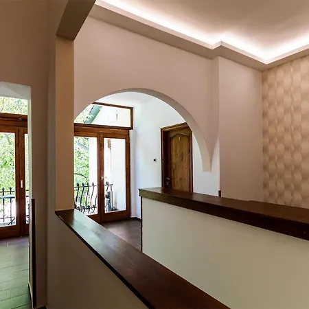 Bed & Breakfast Vén Diófa De Lux Panzió 4*