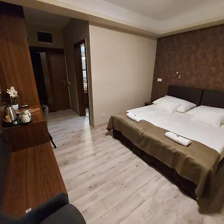 Vén Diófa De Lux Panzió Couette-café 4*