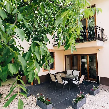 Ven Diofa De Lux Panzio Bed & Breakfast