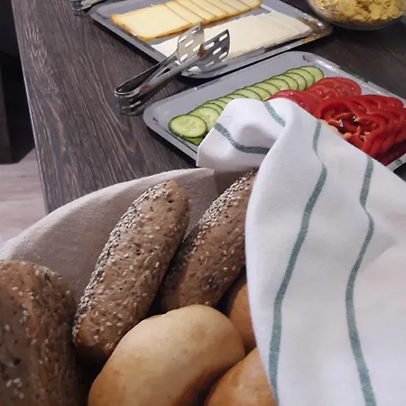فندق مبيت وإفطار Ven Diofa De Lux Panzio 4*