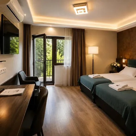 住宿加早餐酒店 Ven Diofa De Lux Panzio 4*